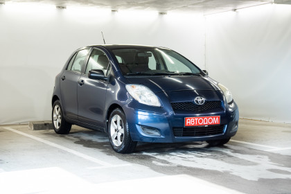 Продажа Toyota Yaris II Рестайлинг 1.0 MT (69 л.с.) 2011 Синий в Автодом