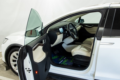 Продажа Tesla Model X I 90D 0.0 AT (525 л.с.) 2017 Белый в Автодом