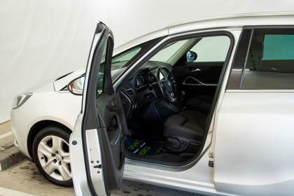 Продажа Opel Zafira C Рестайлинг 1.6 MT (135 л.с.) 2018 Серебристый в Автодом
