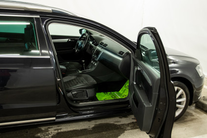 Продажа Volkswagen Passat B7 1.6 MT (105 л.с.) 2012 Черный в Автодом