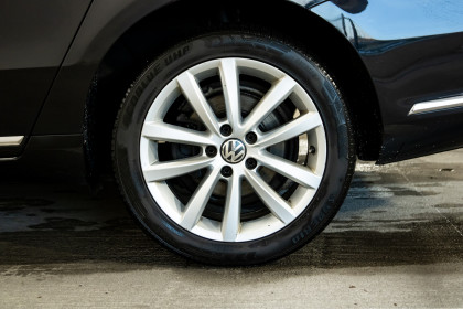 Продажа Volkswagen Passat B7 1.6 MT (105 л.с.) 2012 Черный в Автодом