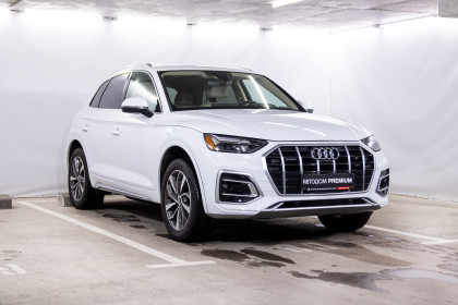 Продажа Audi Q5 II (FY) Рестайлинг 45 TFSI 2.0 AMT (265 л.с.) 2021 Белый в Автодом