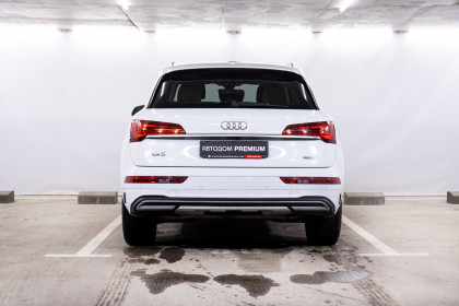 Продажа Audi Q5 II (FY) Рестайлинг 45 TFSI 2.0 AMT (265 л.с.) 2021 Белый в Автодом