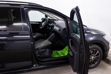 Продажа Volkswagen Touran II 1.6 AMT (115 л.с.) 2018 Черный в Автодом