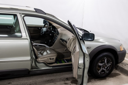 Продажа Volvo XC70 I Рестайлинг 2.5 AT (210 л.с.) 2005 Зеленый в Автодом