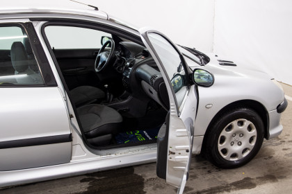 Продажа Peugeot 206 I 1.4 MT (75 л.с.) 2007 Серый в Автодом