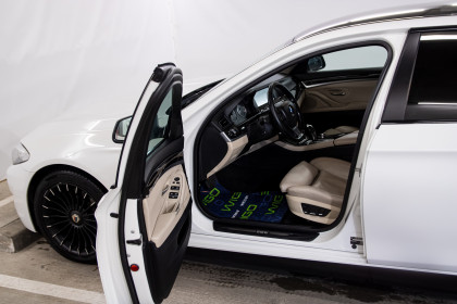 Продажа BMW 5 серии VI (F10/F11/F07) 530d xDrive 3.0 AT (258 л.с.) 2011 Белый в Автодом