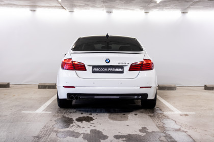 Продажа BMW 5 серии VI (F10/F11/F07) 530d xDrive 3.0 AT (258 л.с.) 2011 Белый в Автодом