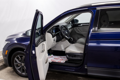 Продажа Volkswagen Tiguan II Рестайлинг 2.0 AT (184 л.с.) 2022 Синий в Автодом