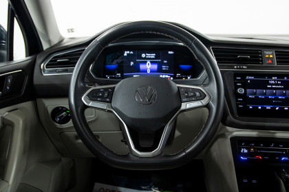 Продажа Volkswagen Tiguan II Рестайлинг 2.0 AT (184 л.с.) 2022 Синий в Автодом