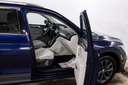 Продажа Volkswagen Tiguan II Рестайлинг 2.0 AT (184 л.с.) 2022 Синий в Автодом