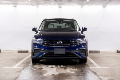 Продажа Volkswagen Tiguan II Рестайлинг 2.0 AT (184 л.с.) 2022 Синий в Автодом