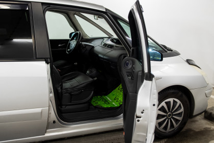 Продажа Renault Espace IV Рестайлинг Grand 2.0 MT (150 л.с.) 2007 Серебристый в Автодом