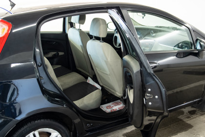 Продажа Fiat Punto III Grande Punto 1.4 MT (77 л.с.) 2006 Черный в Автодом