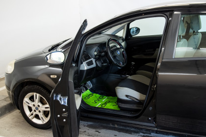 Продажа Fiat Punto III Grande Punto 1.4 MT (77 л.с.) 2006 Черный в Автодом