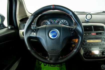 Продажа Fiat Punto III Grande Punto 1.4 MT (77 л.с.) 2006 Черный в Автодом