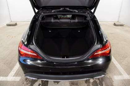 Продажа Mercedes-Benz CLA I (C117, X117) Рестайлинг 180 d 1.5 AMT (109 л.с.) 2017 Черный в Автодом