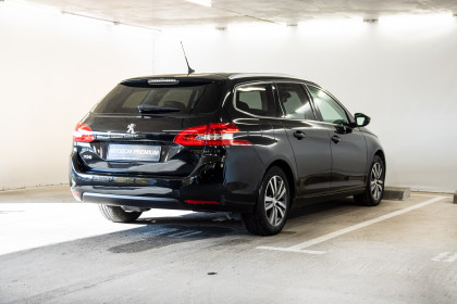 Продажа Peugeot 308 II Рестайлинг 1.5 AT (131 л.с.) 2020 Черный в Автодом