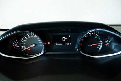 Продажа Peugeot 308 II Рестайлинг 1.5 AT (131 л.с.) 2020 Черный в Автодом