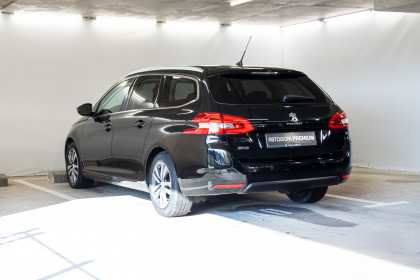 Продажа Peugeot 308 II Рестайлинг 1.5 AT (131 л.с.) 2020 Черный в Автодом