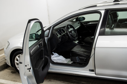 Продажа Volkswagen Golf VII 6-speed 1.6 MT (110 л.с.) 2016 Серебристый в Автодом