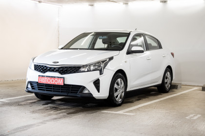 Продажа Kia Rio IV Рестайлинг 1.4 MT (100 л.с.) 2021 Белый в Автодом