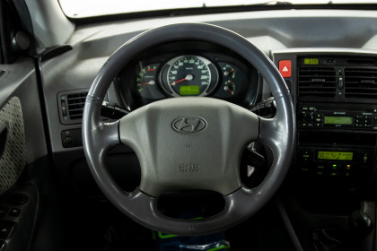 Продажа Hyundai Tucson I 2.0 MT (112 л.с.) 2005 Серебристый в Автодом