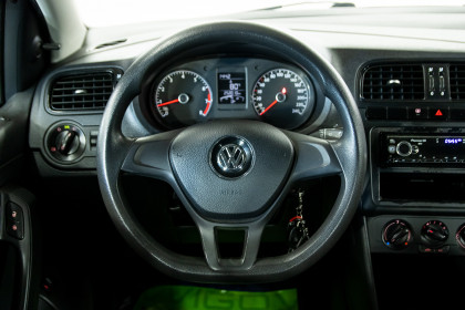 Продажа Volkswagen Polo V Рестайлинг 1.6 MT (110 л.с.) 2016 Серый в Автодом