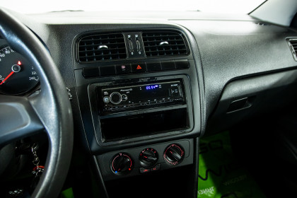 Продажа Volkswagen Polo V Рестайлинг 1.6 MT (110 л.с.) 2016 Серый в Автодом