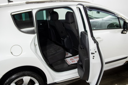 Продажа Peugeot 3008 I 1.6 MT (112 л.с.) 2012 Белый в Автодом