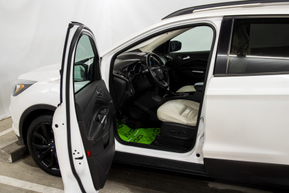 Продажа Ford Escape III Рестайлинг 1.5 AT (182 л.с.) 2018 Белый в Автодом