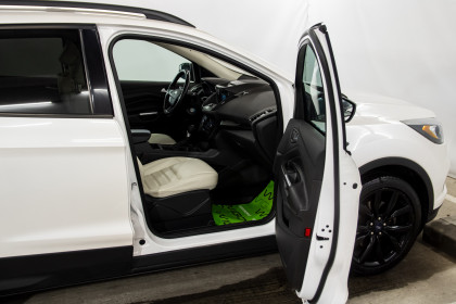 Продажа Ford Escape III Рестайлинг 1.5 AT (182 л.с.) 2018 Белый в Автодом