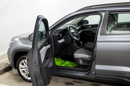 Продажа Volkswagen Taos I 1.5 AMT (158 л.с.) 2023 Серый в Автодом
