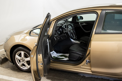 Продажа Opel Astra J Рестайлинг 1.6 AT (115 л.с.) 2013 Коричневый в Автодом