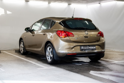 Продажа Opel Astra J Рестайлинг 1.6 AT (115 л.с.) 2013 Коричневый в Автодом