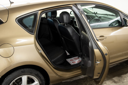 Продажа Opel Astra J Рестайлинг 1.6 AT (115 л.с.) 2013 Коричневый в Автодом