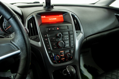 Продажа Opel Astra J Рестайлинг 1.6 AT (115 л.с.) 2013 Коричневый в Автодом