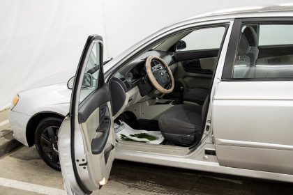 Продажа Kia Cerato I 1.6 MT (105 л.с.) 2005 Серебристый в Автодом