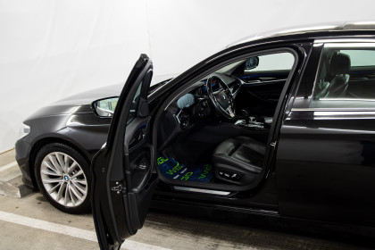 Продажа BMW 5 серии VII (G30/G31/G38) 520d 2.0 AT (190 л.с.) 2019 Черный в Автодом