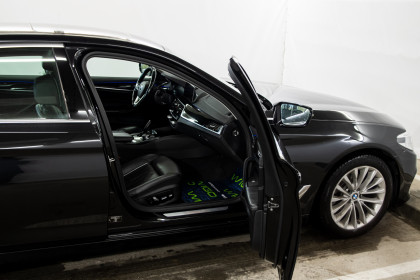 Продажа BMW 5 серии VII (G30/G31/G38) 520d 2.0 AT (190 л.с.) 2019 Черный в Автодом