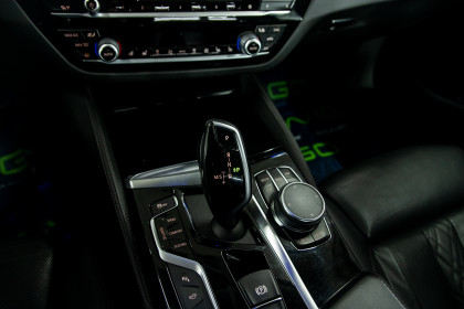 Продажа BMW 5 серии VII (G30/G31/G38) 520d 2.0 AT (190 л.с.) 2019 Черный в Автодом