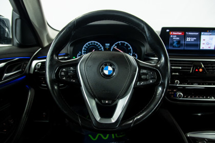 Продажа BMW 5 серии VII (G30/G31/G38) 520d 2.0 AT (190 л.с.) 2019 Черный в Автодом
