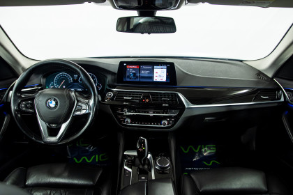 Продажа BMW 5 серии VII (G30/G31/G38) 520d 2.0 AT (190 л.с.) 2019 Черный в Автодом