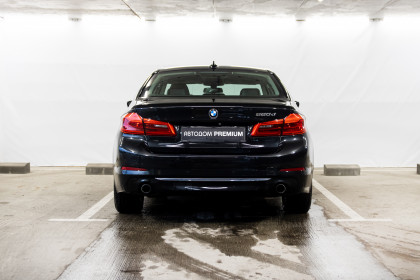 Продажа BMW 5 серии VII (G30/G31/G38) 520d 2.0 AT (190 л.с.) 2019 Черный в Автодом