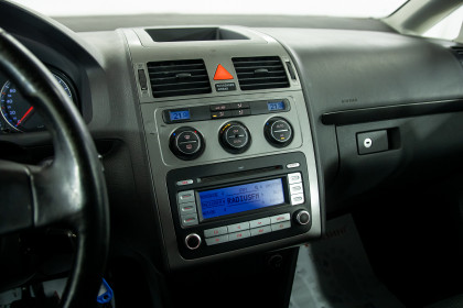 Продажа Volkswagen Touran I Рестайлинг 1.6 MT (102 л.с.) 2008 Синий в Автодом