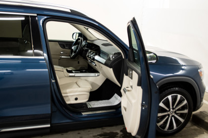 Продажа Mercedes-Benz GLB I (X247) 250 2.0 AMT (224 л.с.) 2022 Синий в Автодом