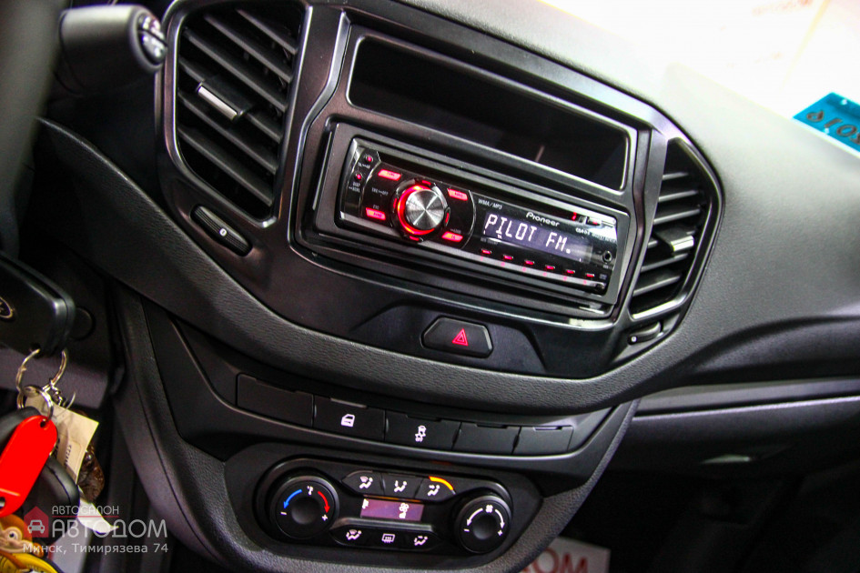 Продажа LADA (ВАЗ) Vesta I 1.6 MT (106 л.с.) 2016 Коричневый в Автодом
