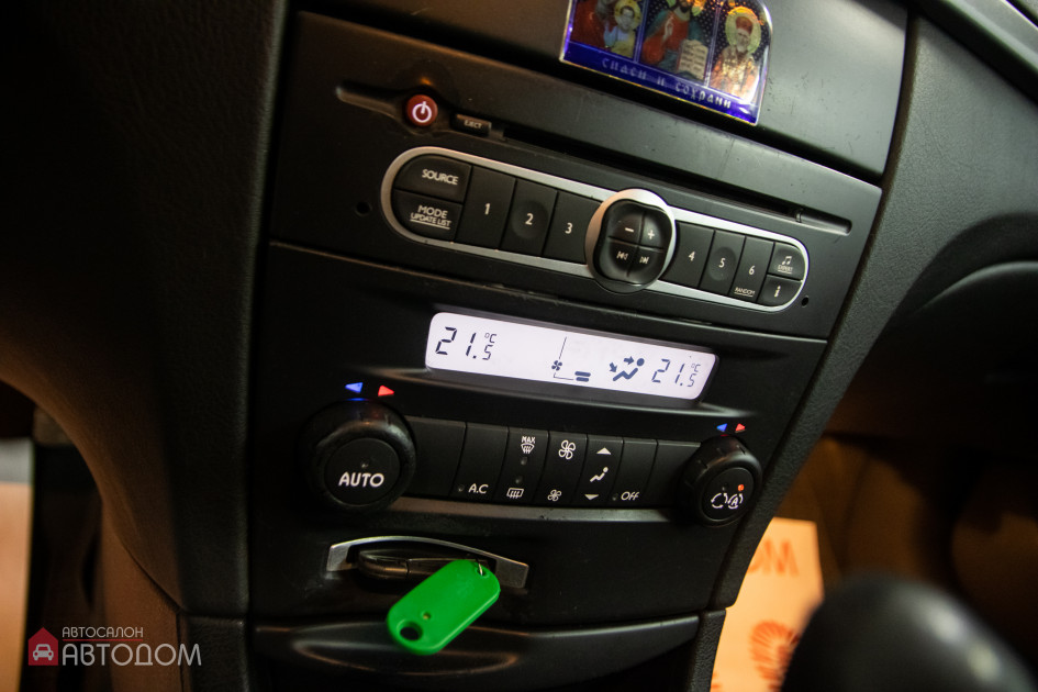 Продажа Renault Laguna II Рестайлинг 1.6 MT (112 л.с.) 2006 Серебристый в Автодом