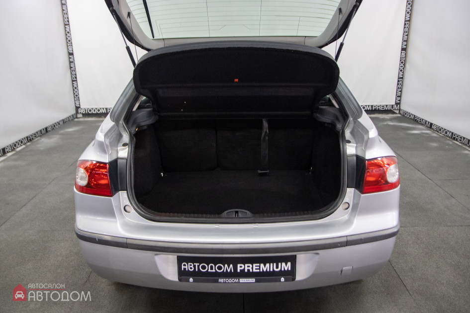 Продажа Renault Laguna II Рестайлинг 1.6 MT (112 л.с.) 2006 Серебристый в Автодом