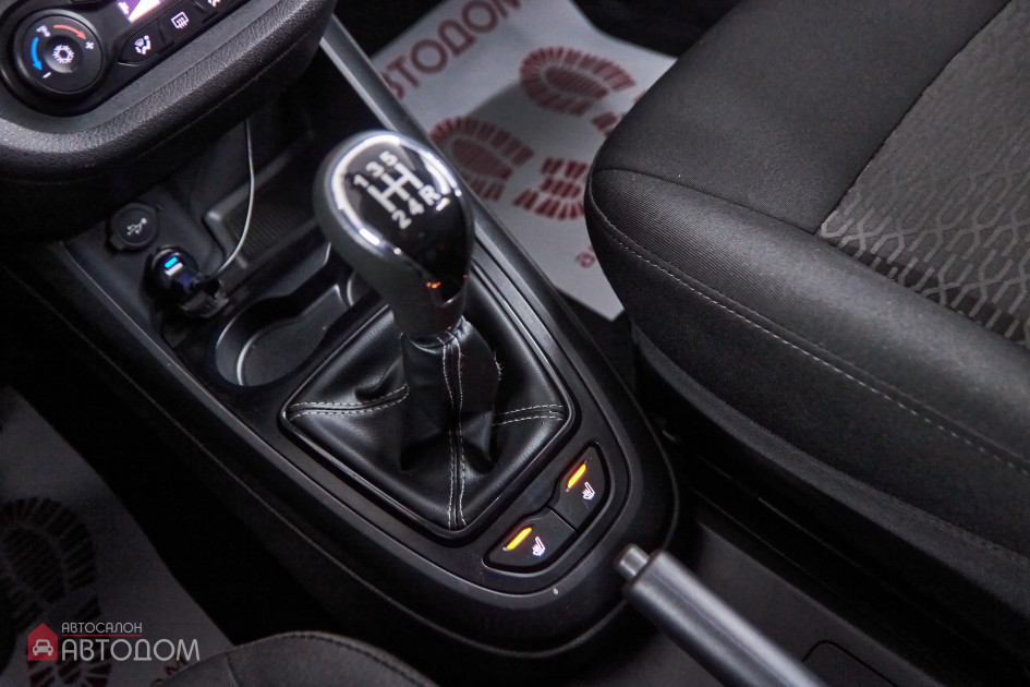 Продажа LADA (ВАЗ) Vesta I SW 1.6 MT (106 л.с.) 2018 Коричневый в Автодом